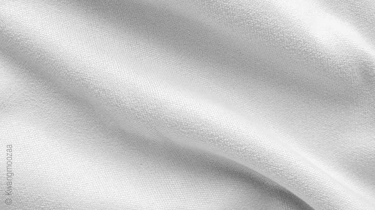 Nahaufnahme eines Spannbettlaken 180x200 cm aus Microfaser.