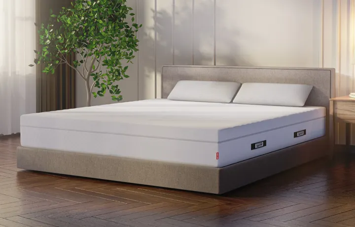 Double bed with a BODYGUARD mattress for two people.