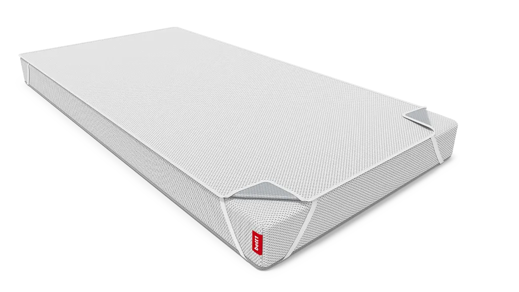 Nässeschutz auf eine Matratze gespannt