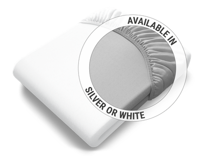 The folded BODYGUARD® jersey fitted sheet in white: Zoom on the sheet in the silver colour version; Text: Available in silver or white	